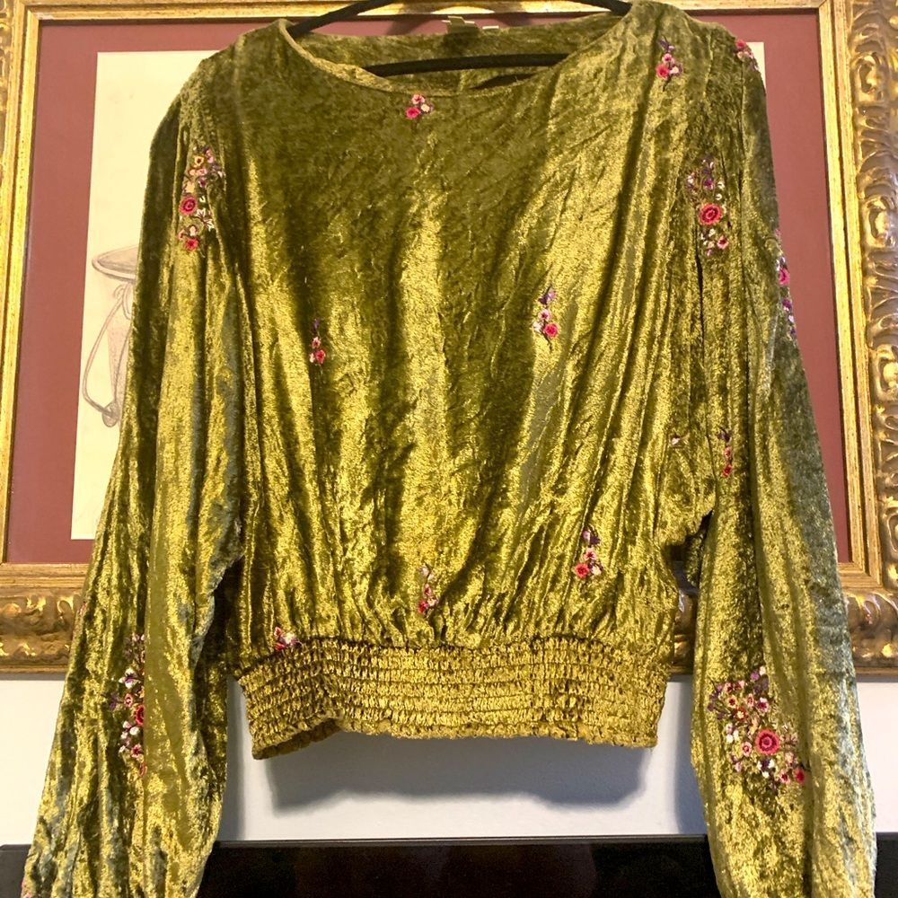 Anthropologie, Seen Worn Kept, Size Large.